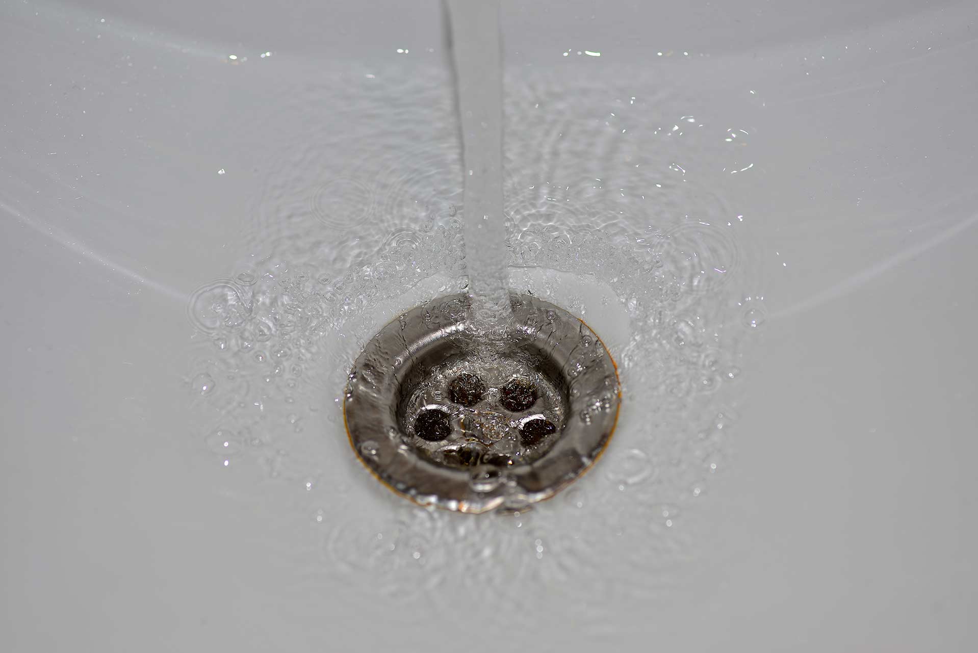 A2B Drains provides services to unblock blocked sinks and drains for properties in High Peak.